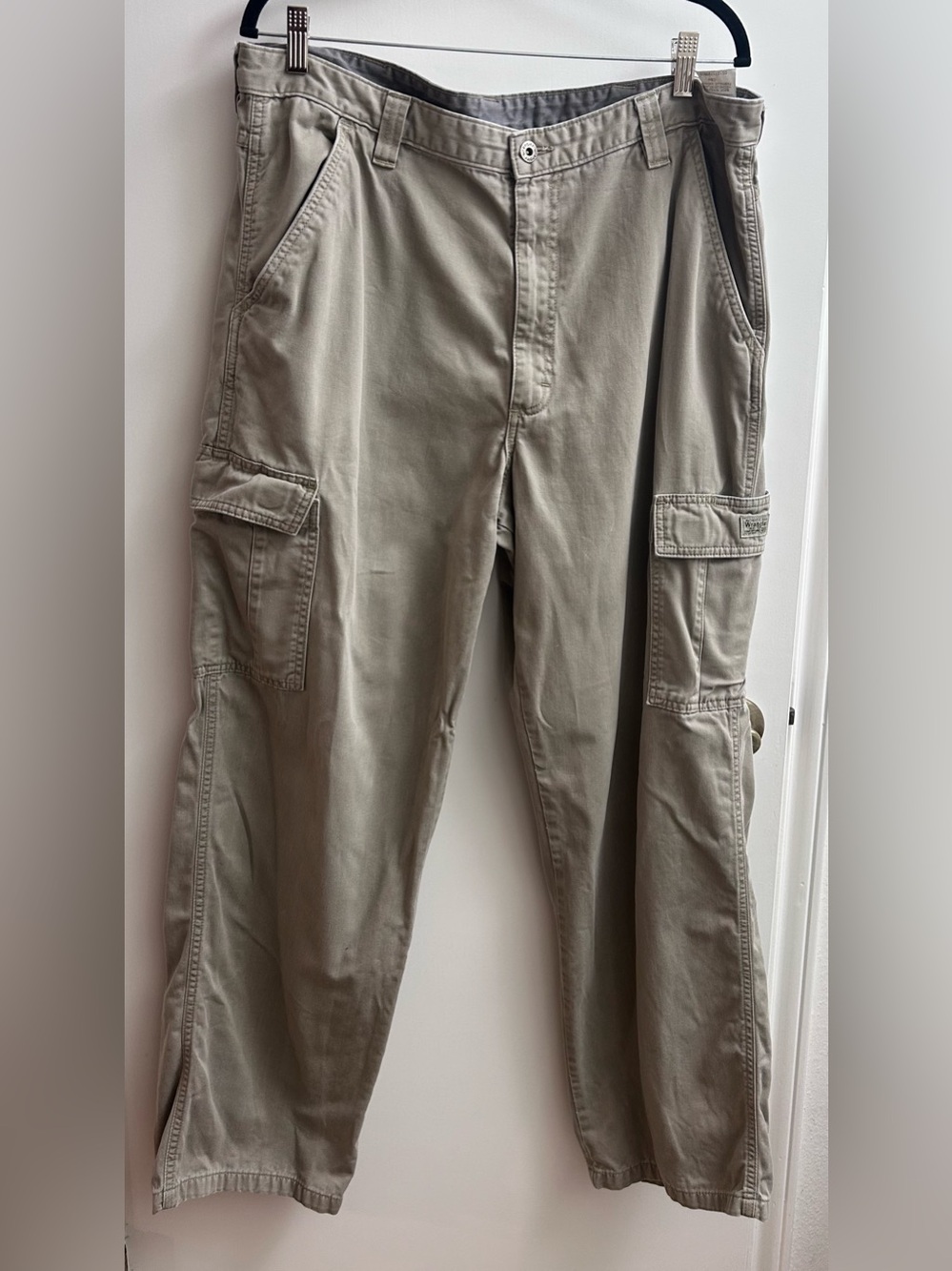 Wrangler Authentic Issue Cargo  Jeans Khaki Mens Sz 38x32 Casual Work Outdoor